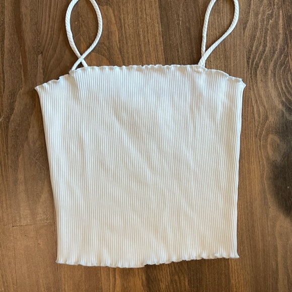 BETTER BE RUFFLE RIBBED CROP - Picture 5 of 7